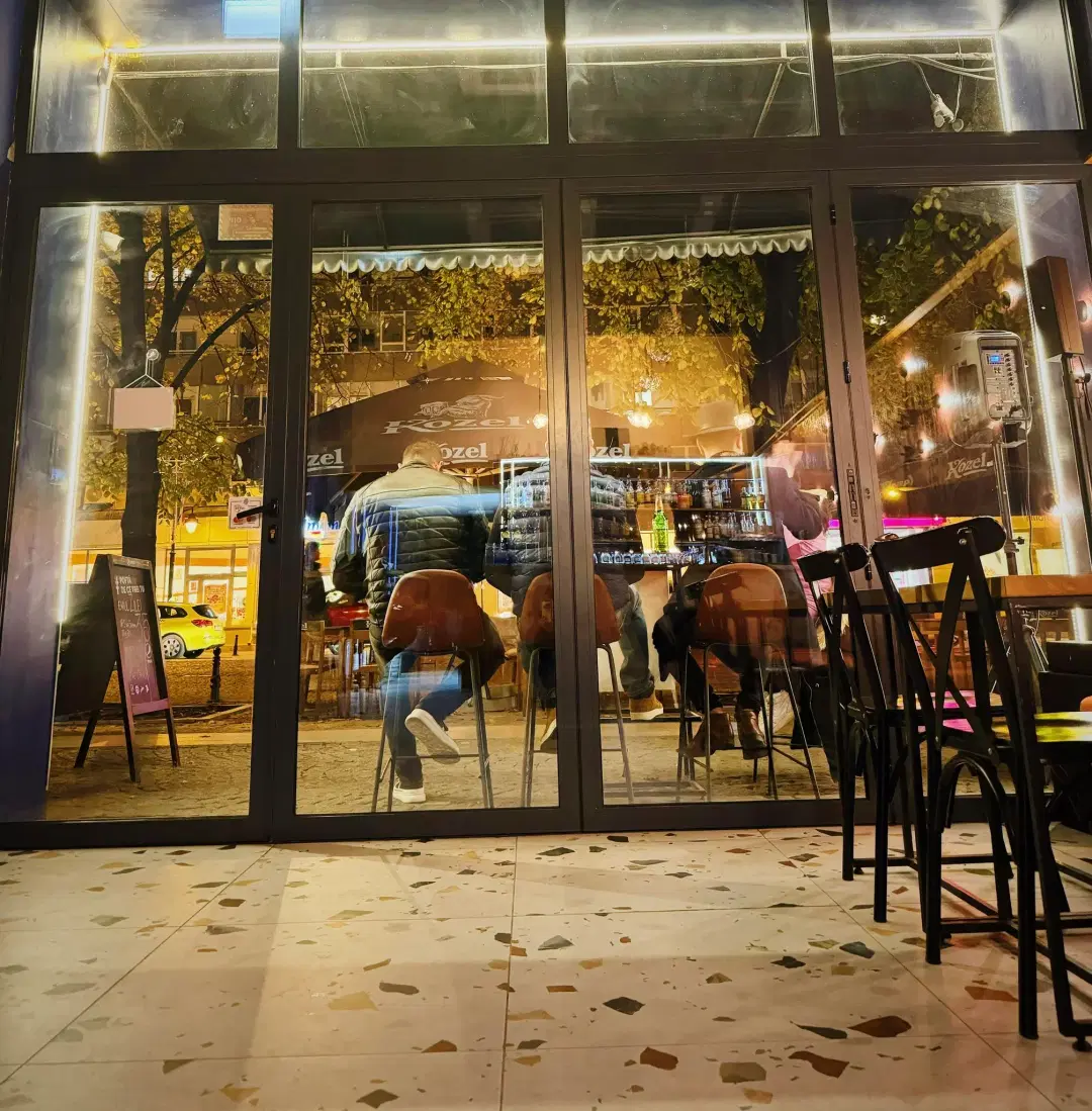 Caravan Gastro Bar - 5