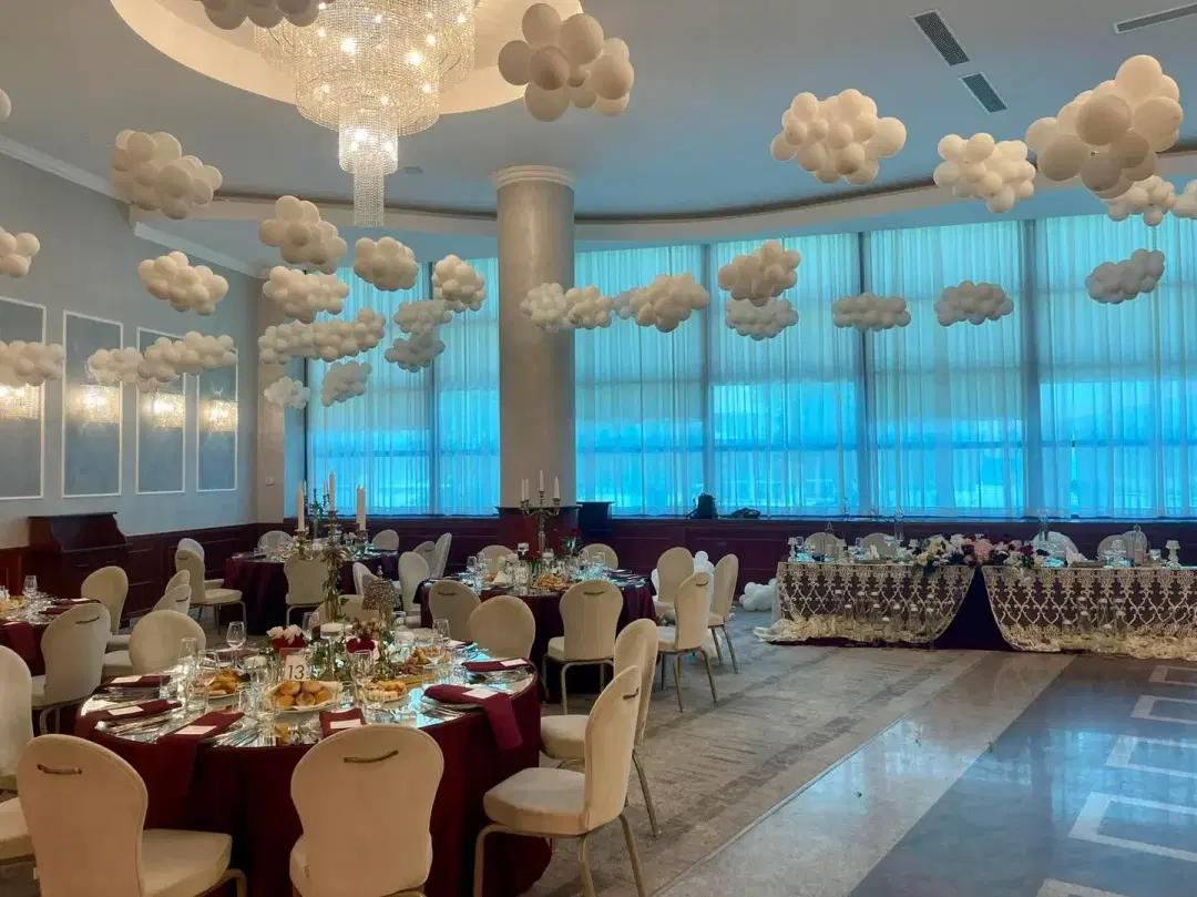 Central Plaza Hotel - 4