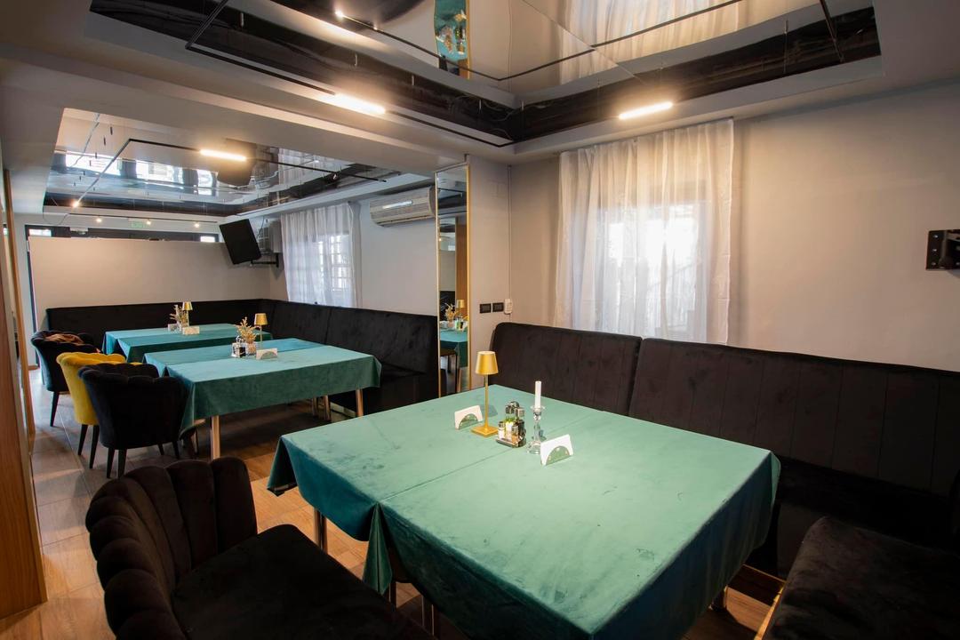 Correct Restaurant - 2