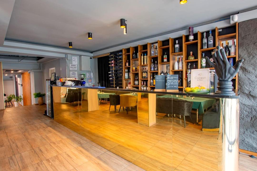 Correct Restaurant - 3