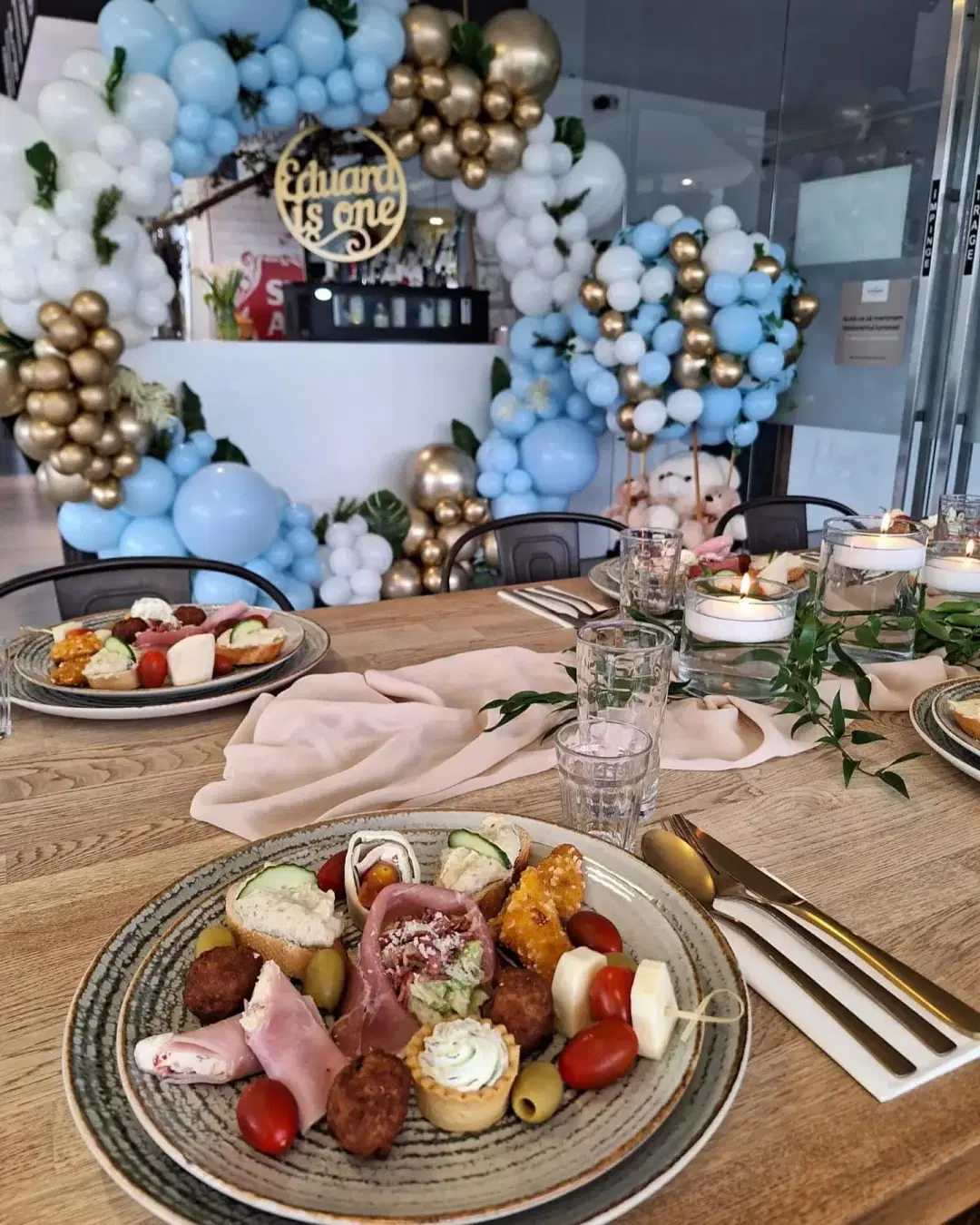 Flavours Bistro - 2