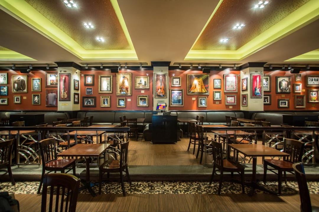 Hard Rock Cafe - 6