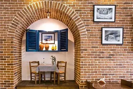 Nikos Greek Taverna - 1