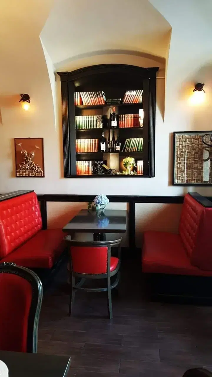 Red Wine Bistro - 1