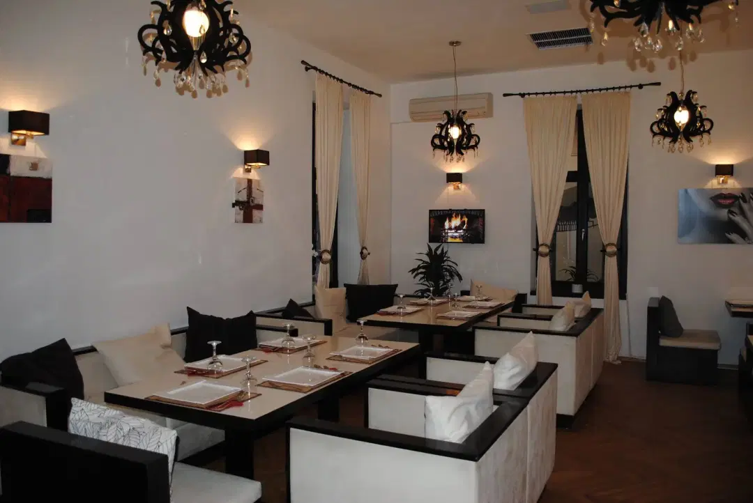 Restaurant 16 50 - 3