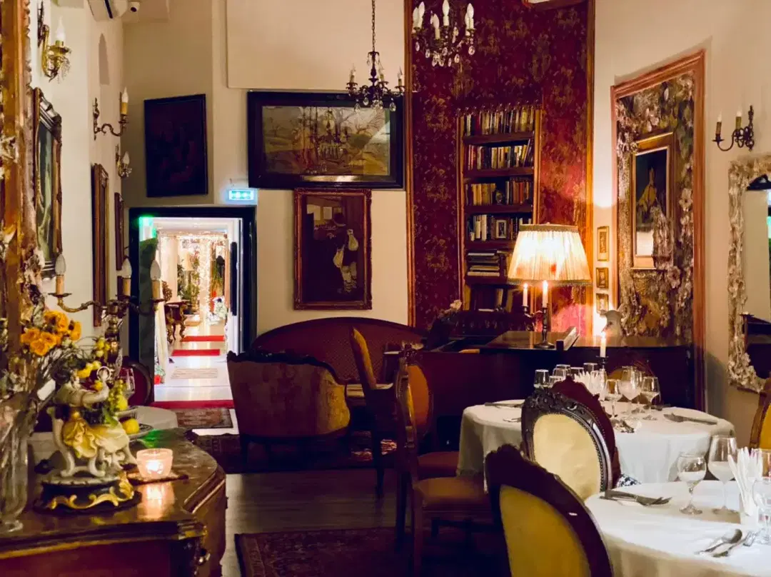 Restaurant The World - 2