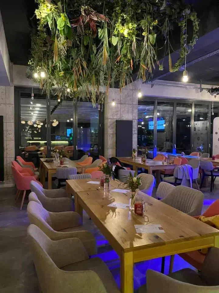 Sarago Bistro Pub - 2