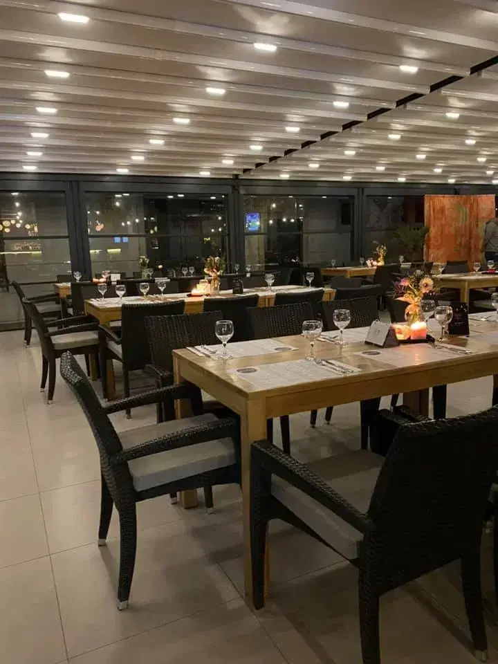 Sarago Bistro Pub - 5