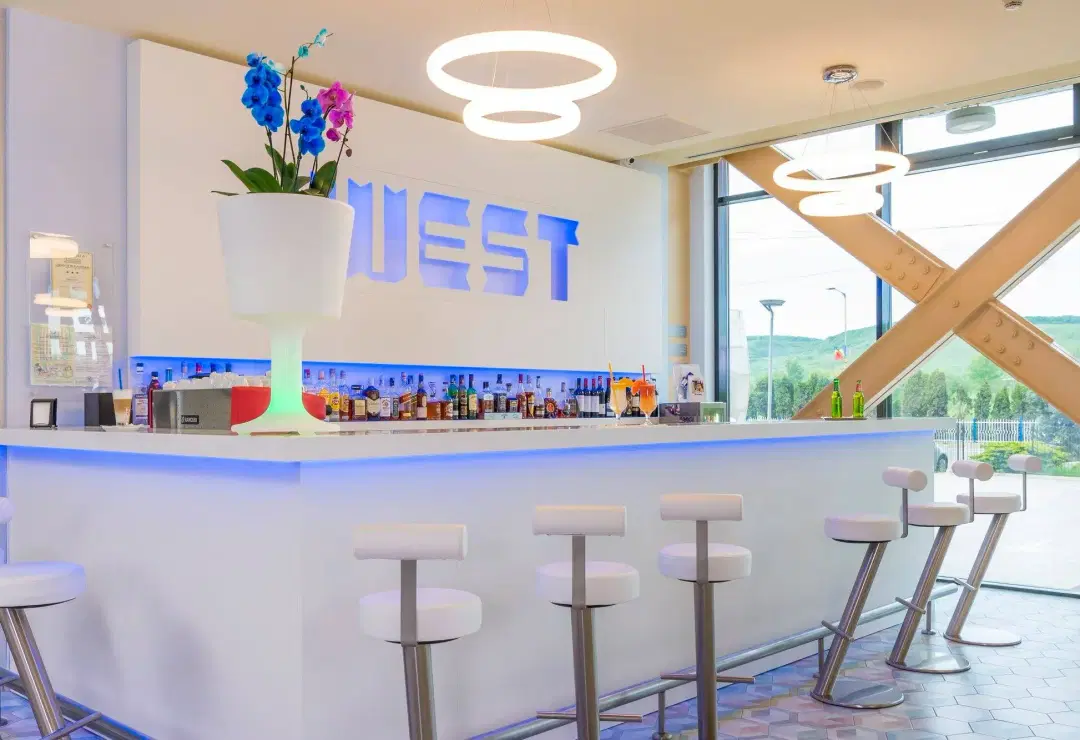 West City Hotel - 1