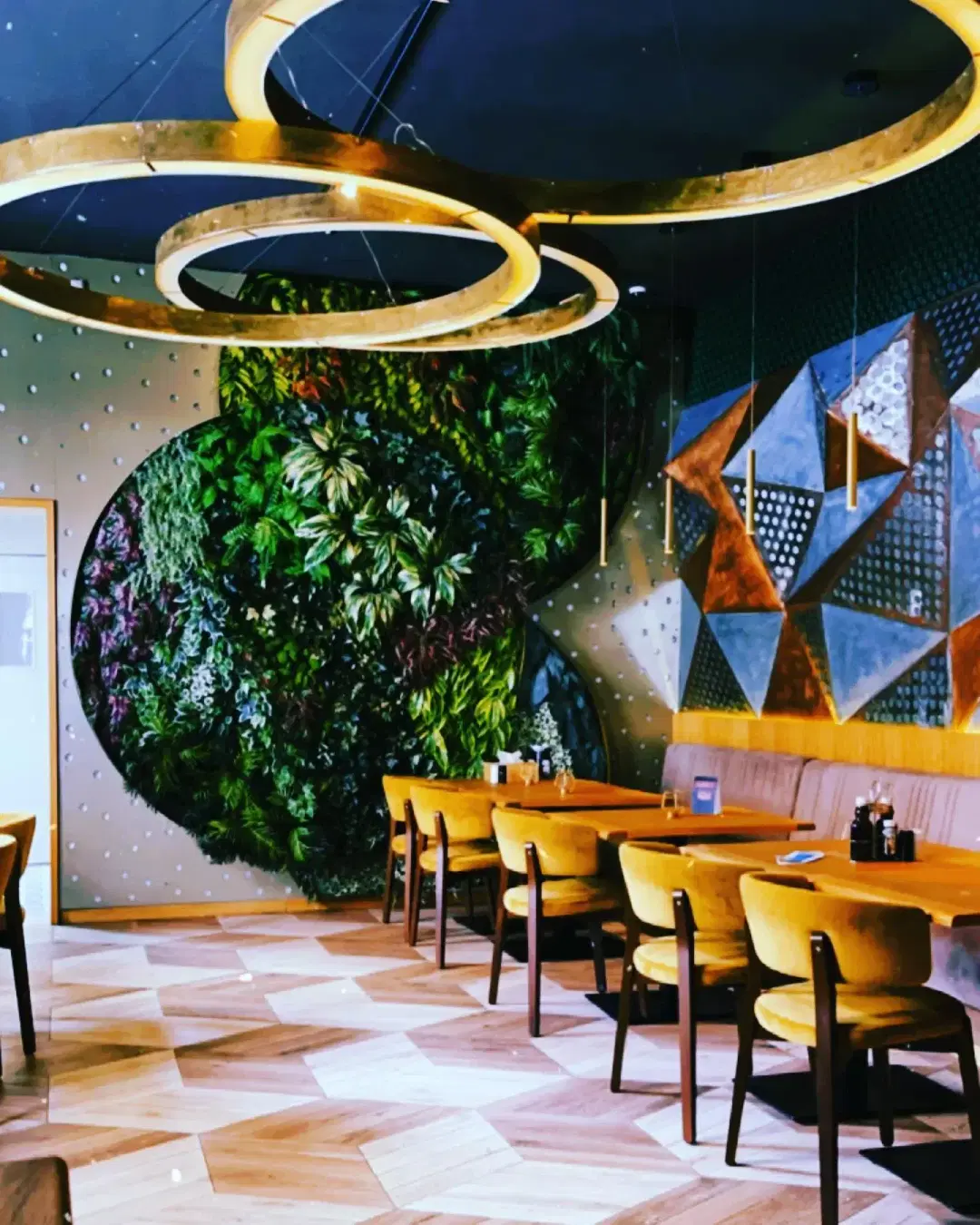 Zucca City Bistro - 5