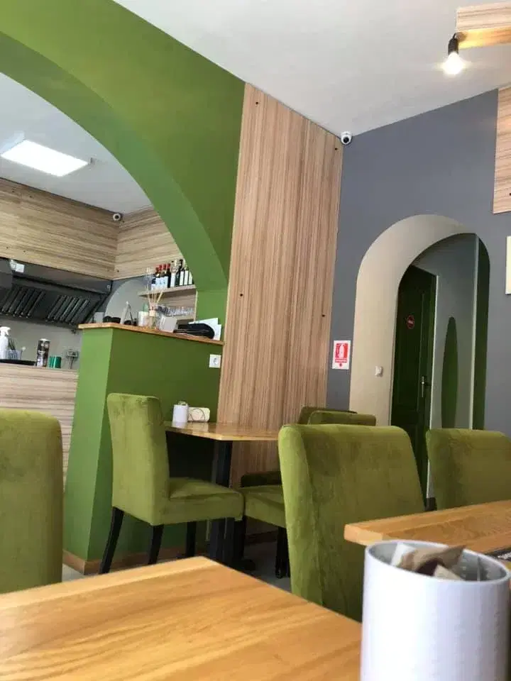 Bistro Urban La Caruta - 1 Bistro Urban La Caruta - 1