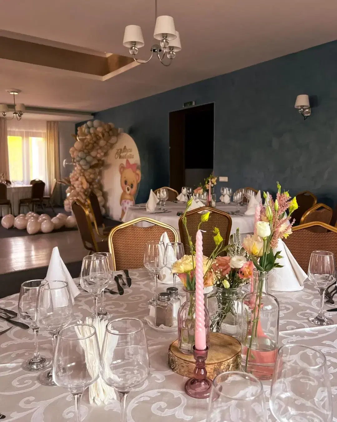 Conacul Trandafirilor - 2 Conacul Trandafirilor - 2