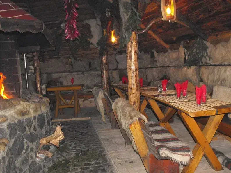 Hanul Dacilor Ploiești - 2 Hanul Dacilor Ploiești - 2