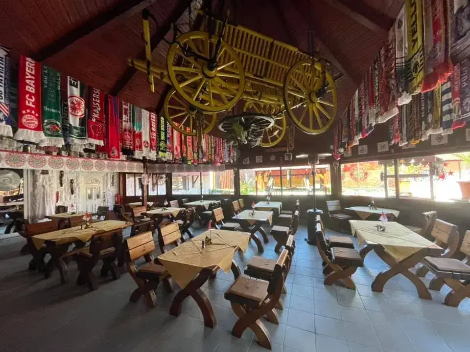 Hotel and Restaurant Clasic - 1 Hotel and Restaurant Clasic - 1