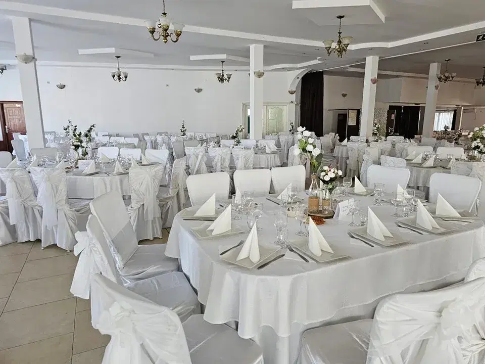 Hotel Restaurant Izvorul Rece - 1 Hotel Restaurant Izvorul Rece - 1