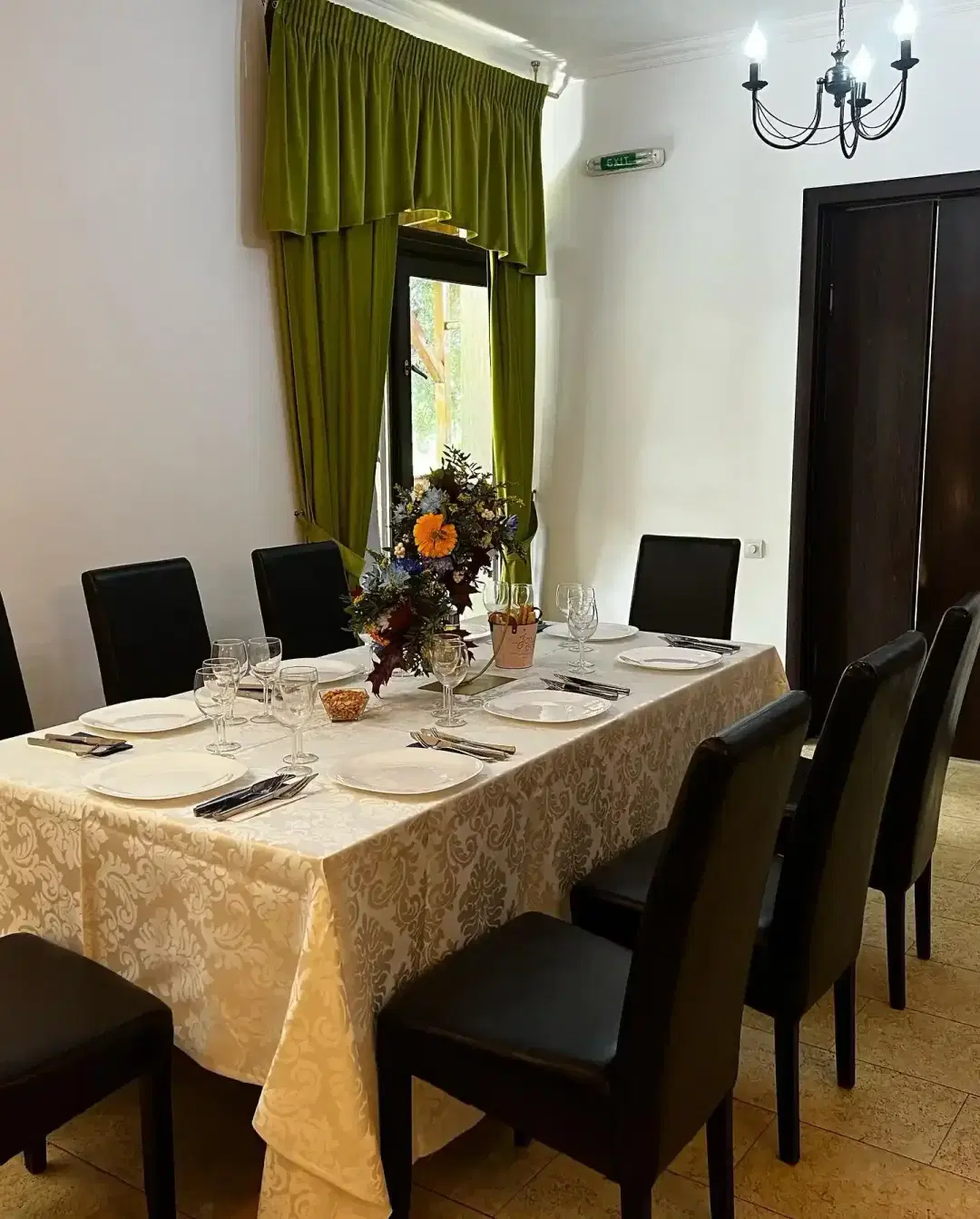 Pensiunea Casa Cu Nuc - 1 Pensiunea Casa Cu Nuc - 1