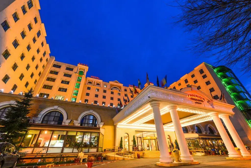 Phoenicia Grand Hotel - 2 Phoenicia Grand Hotel - 2