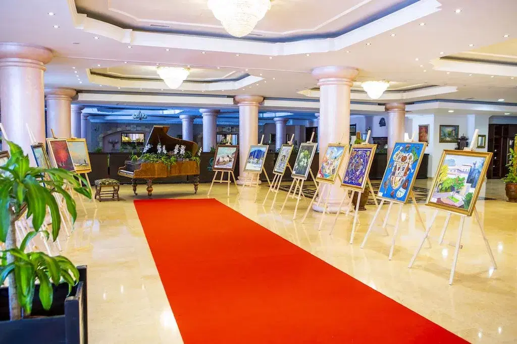 Phoenicia Grand Hotel - 4 Phoenicia Grand Hotel - 4