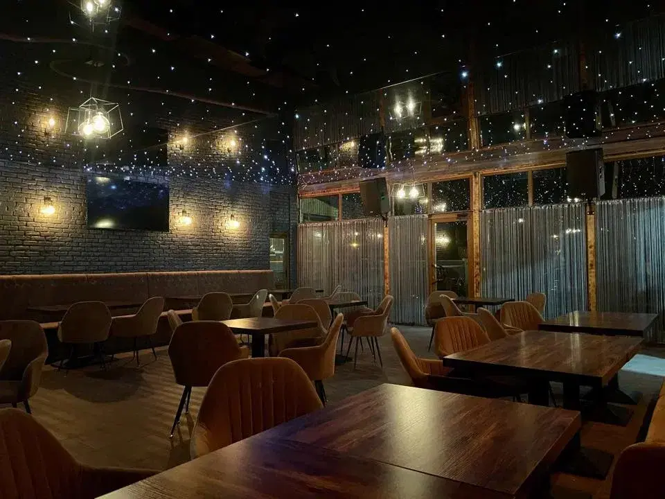 President pub and lounge - 1 President pub and lounge - 1