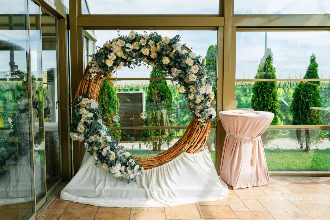Restaurant Ballroom Cupola - 4 Restaurant Ballroom Cupola - 4