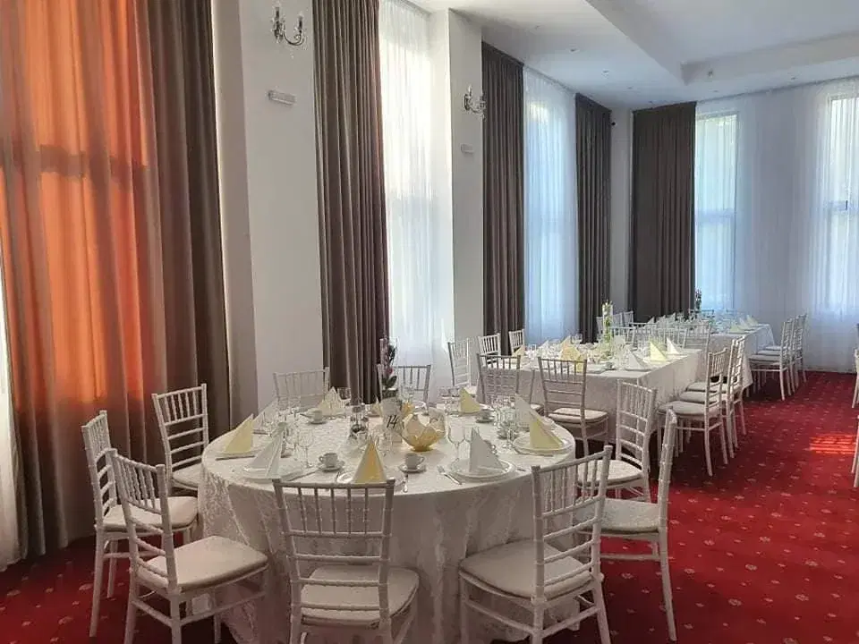 Restaurant Casa Zuican - 2 Restaurant Casa Zuican - 2