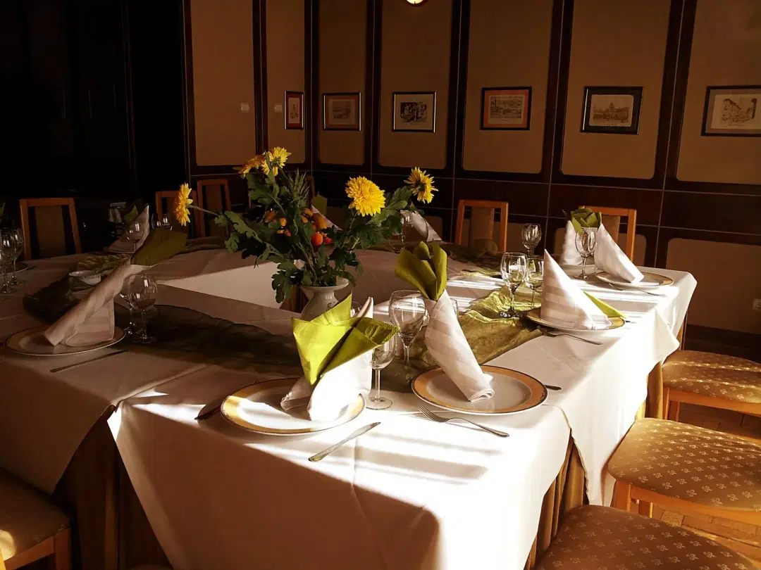 Restaurant Club Select - 4 Restaurant Club Select - 4