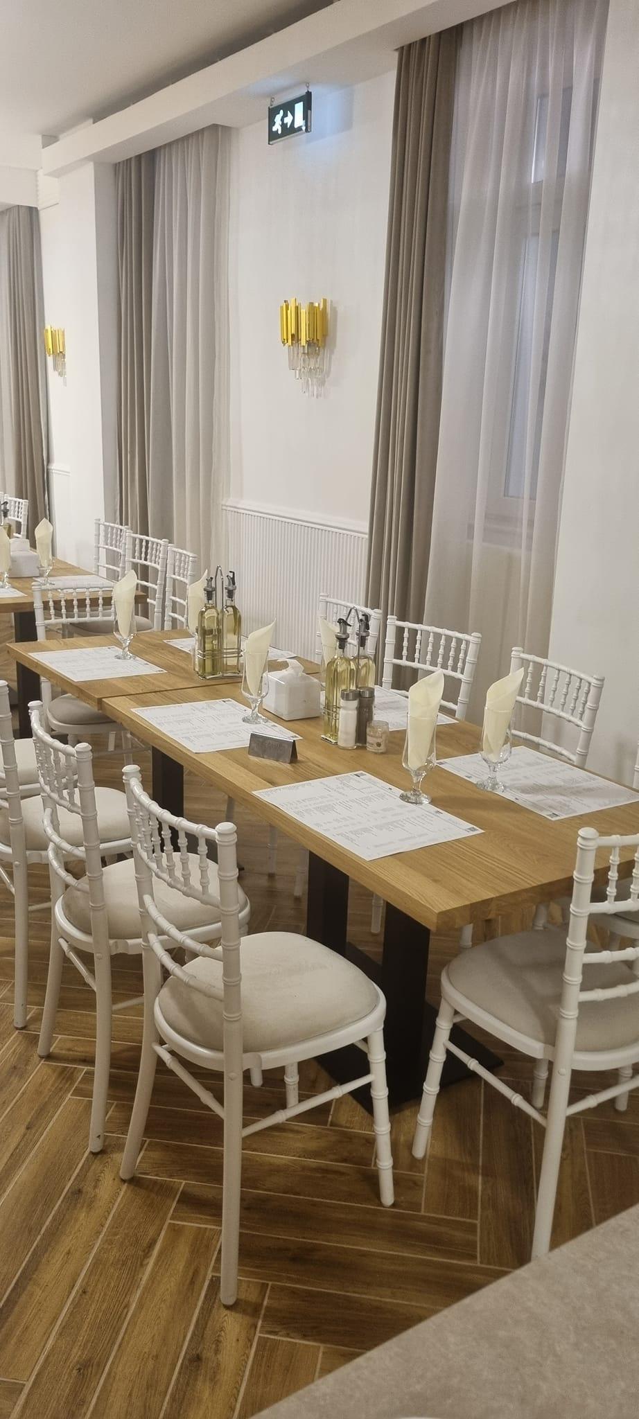 Restaurant Grand Plaza - 3 Restaurant Grand Plaza - 3