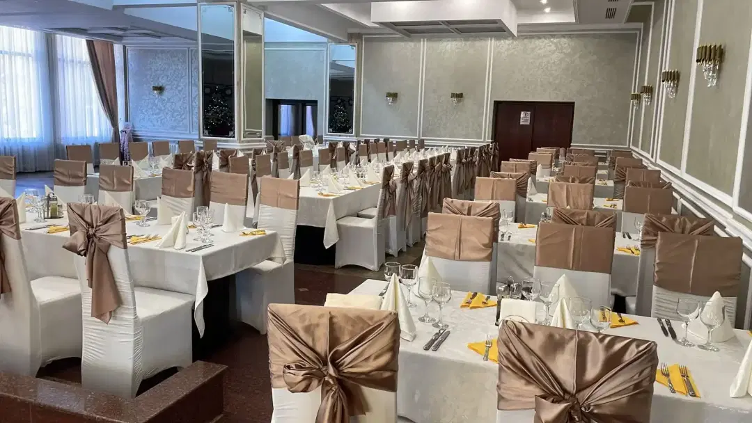 Restaurant Hotel Calarasi - 1 Restaurant Hotel Calarasi - 1