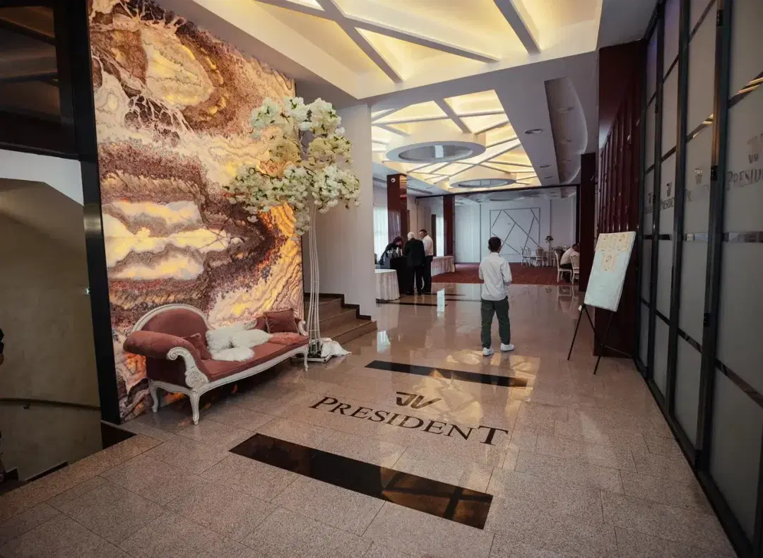 Restaurant JV President - 3 Restaurant JV President - 3