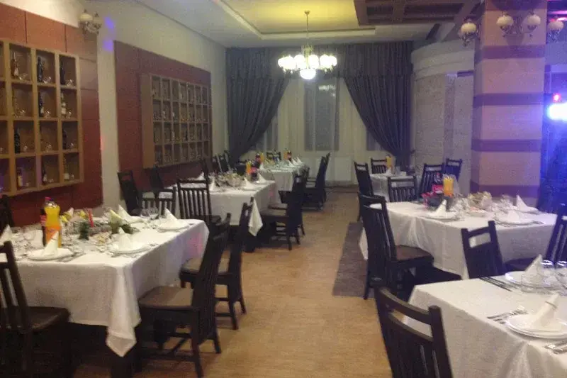 Restaurant La Taverna Pucioasa - 2 Restaurant La Taverna Pucioasa - 2