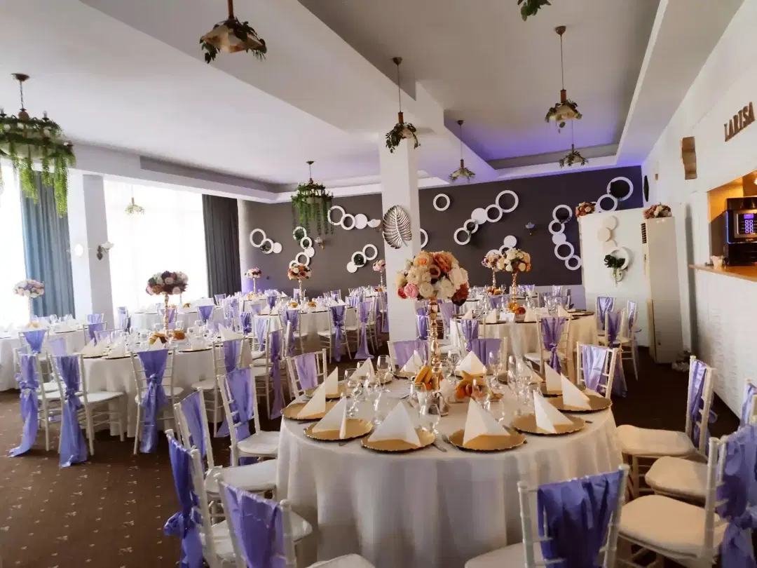 Restaurant Larisa gold - 1 Restaurant Larisa gold - 1