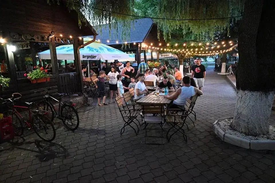 Restaurant Ograda Gugulanului - 1 Restaurant Ograda Gugulanului - 1