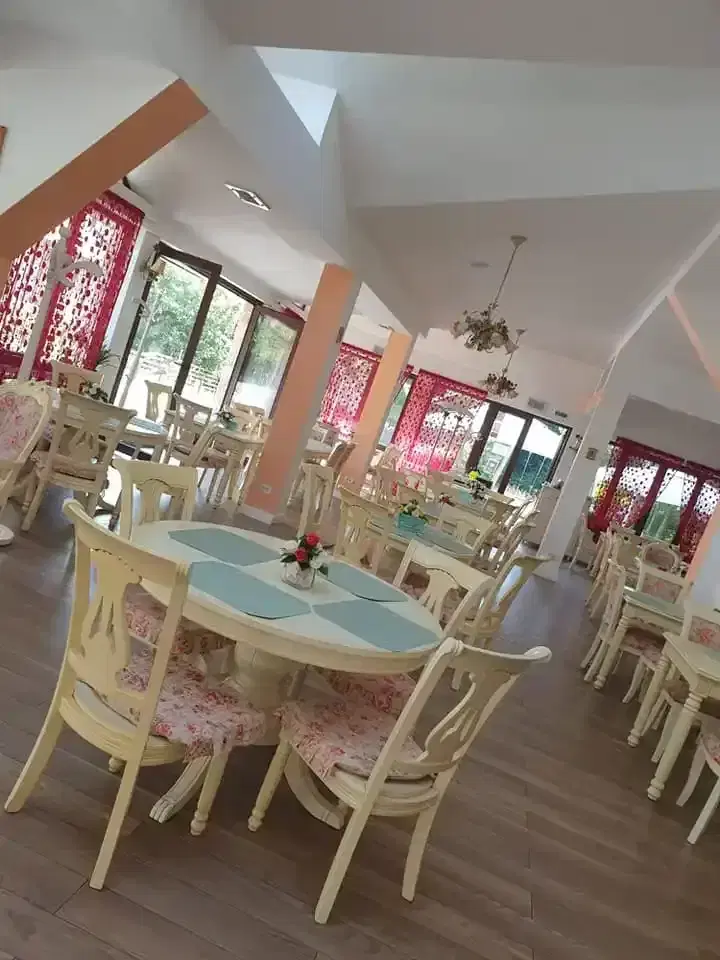 Restaurant Roxys Garden - 2 Restaurant Roxys Garden - 2