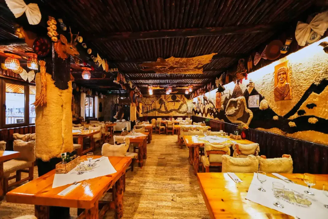 Restaurant Sura Dacilor - 1 Restaurant Sura Dacilor - 1