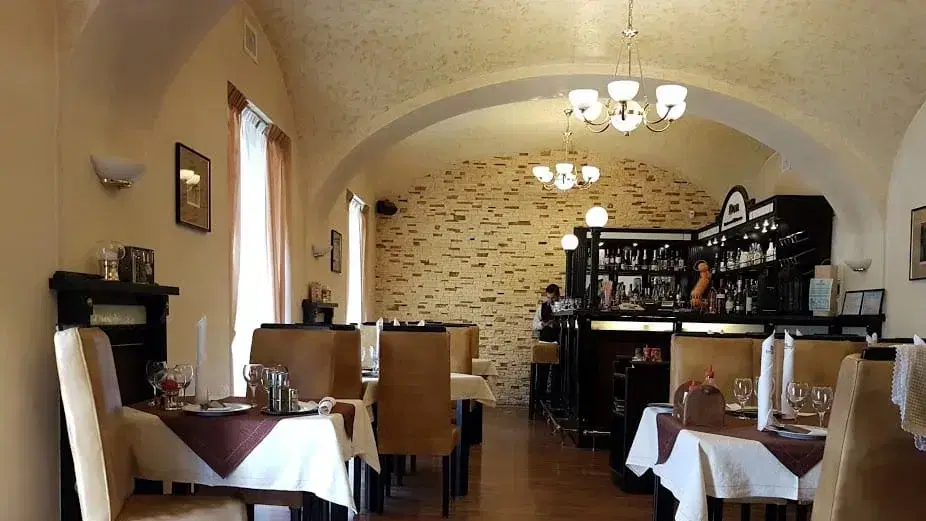 Restaurant Transilvania - 1 Restaurant Transilvania - 1