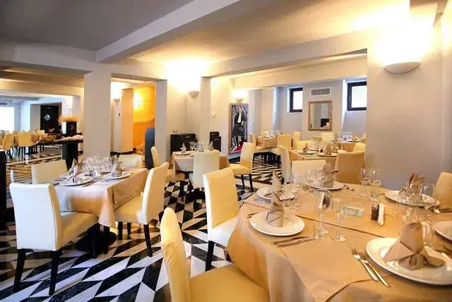 Restaurantul Vigo Hotel - 6 Restaurantul Vigo Hotel - 6