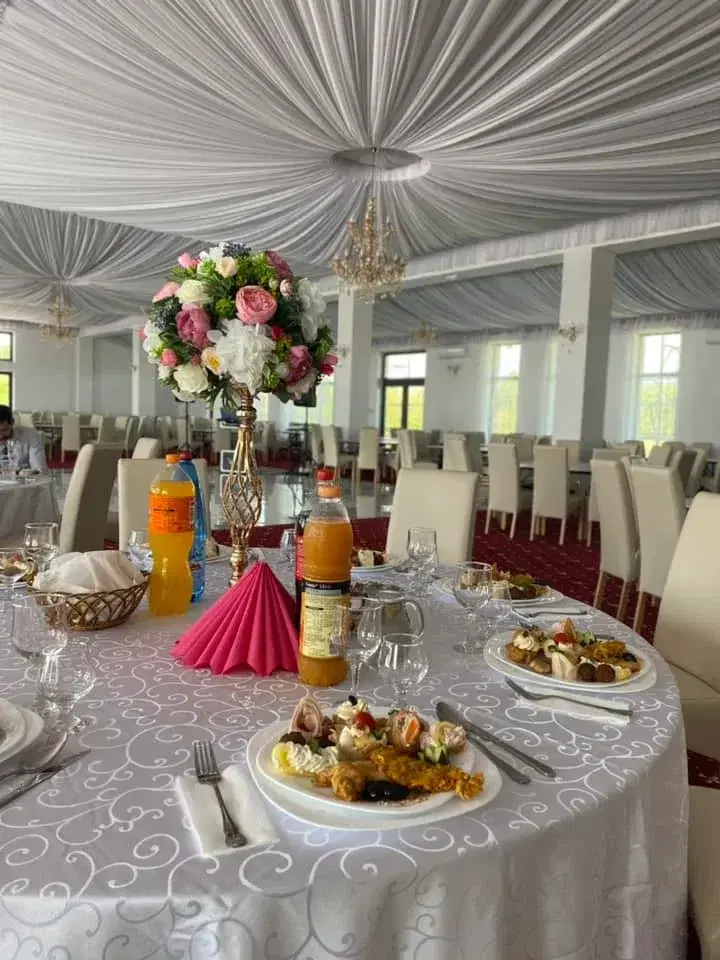 Sala de Evenimente Pop - 1 Sala de Evenimente Pop - 1