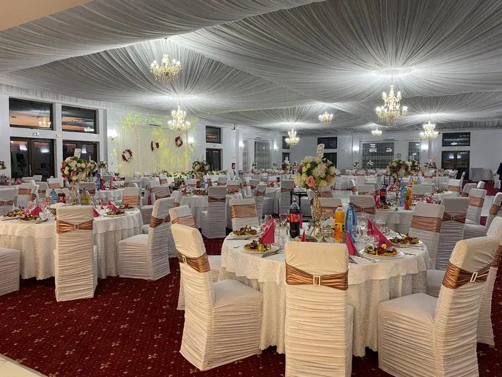 Sala de Evenimente Pop - 2 Sala de Evenimente Pop - 2