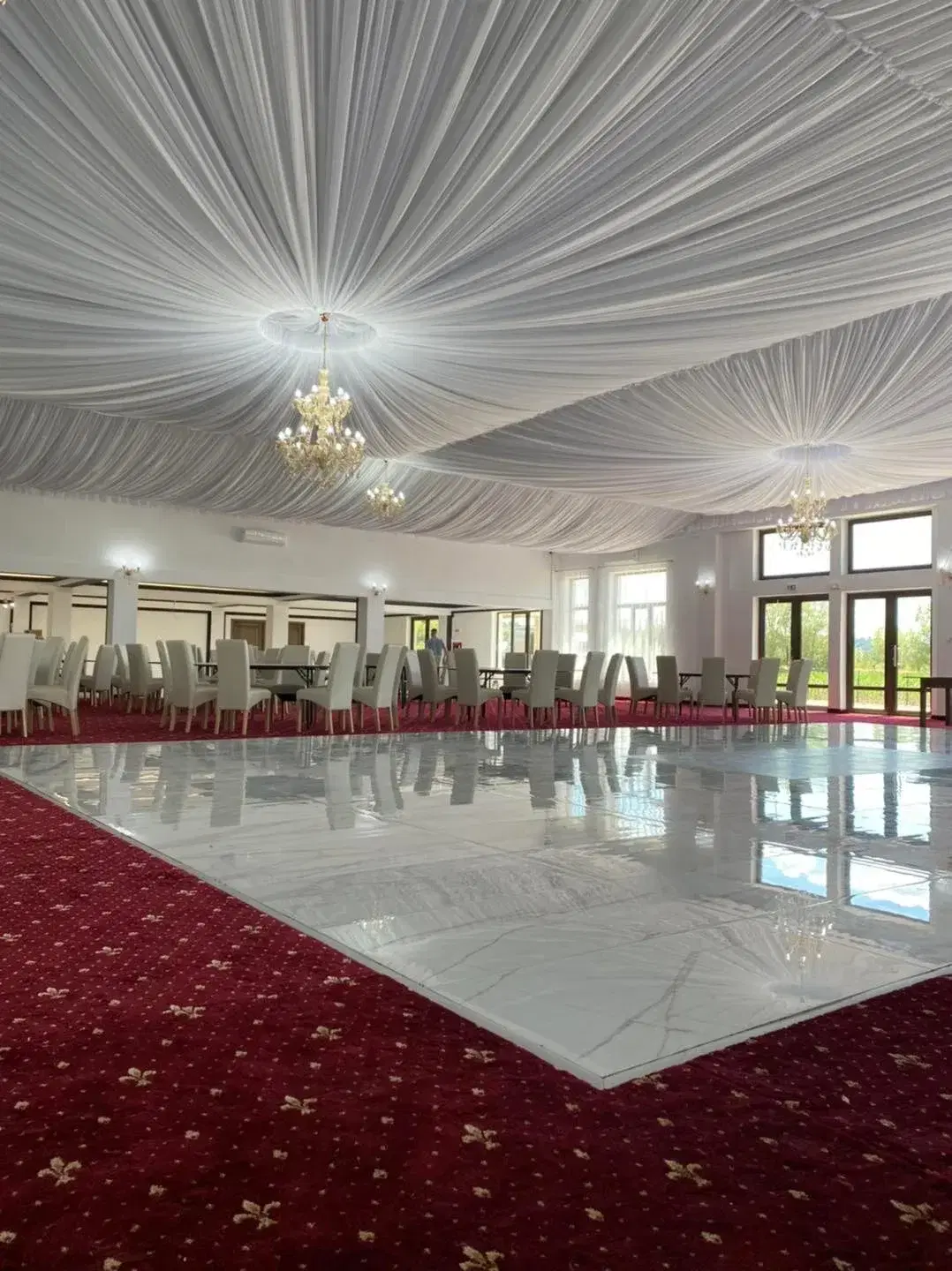 Sala de Evenimente Pop - 3 Sala de Evenimente Pop - 3