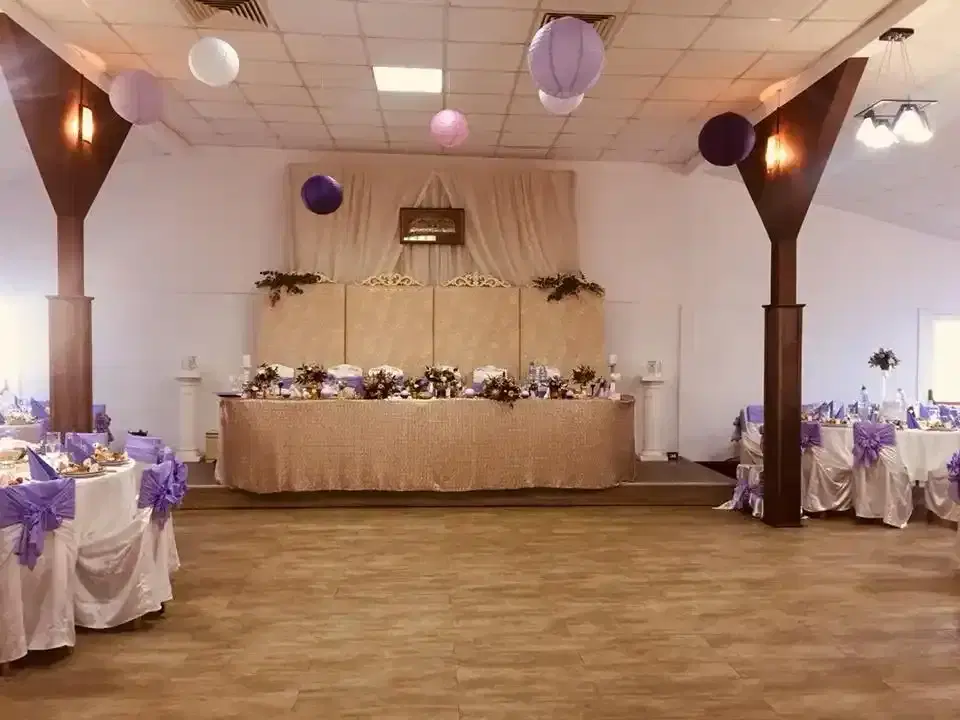 Sala Evenimente La Brezea - 1 Sala Evenimente La Brezea - 1