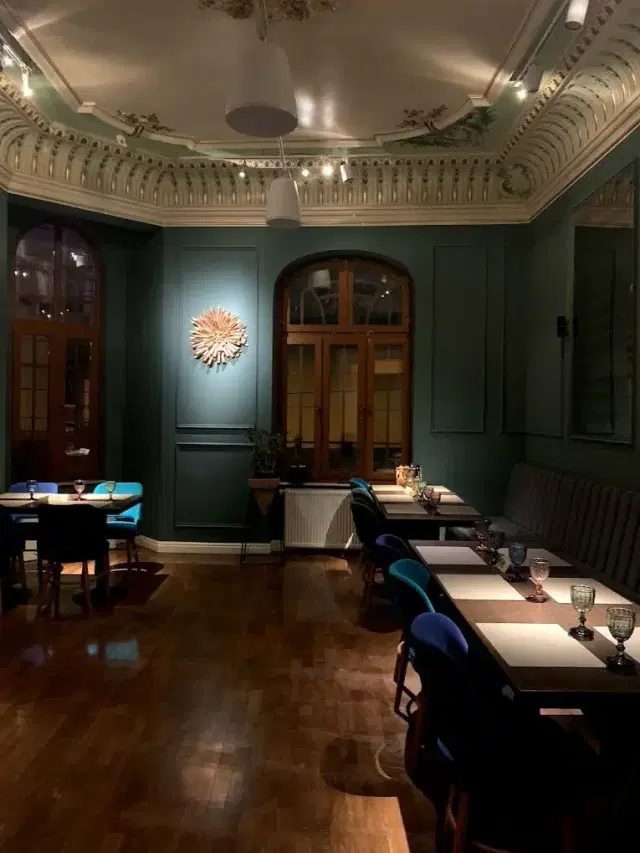 The Manor Restaurant and Lounge