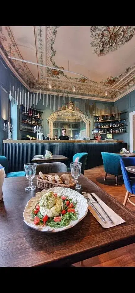 The Manor Restaurant and Lounge - 2 The Manor Restaurant and Lounge - 2