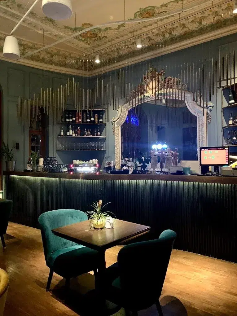 The Manor Restaurant and Lounge - 4 The Manor Restaurant and Lounge - 4