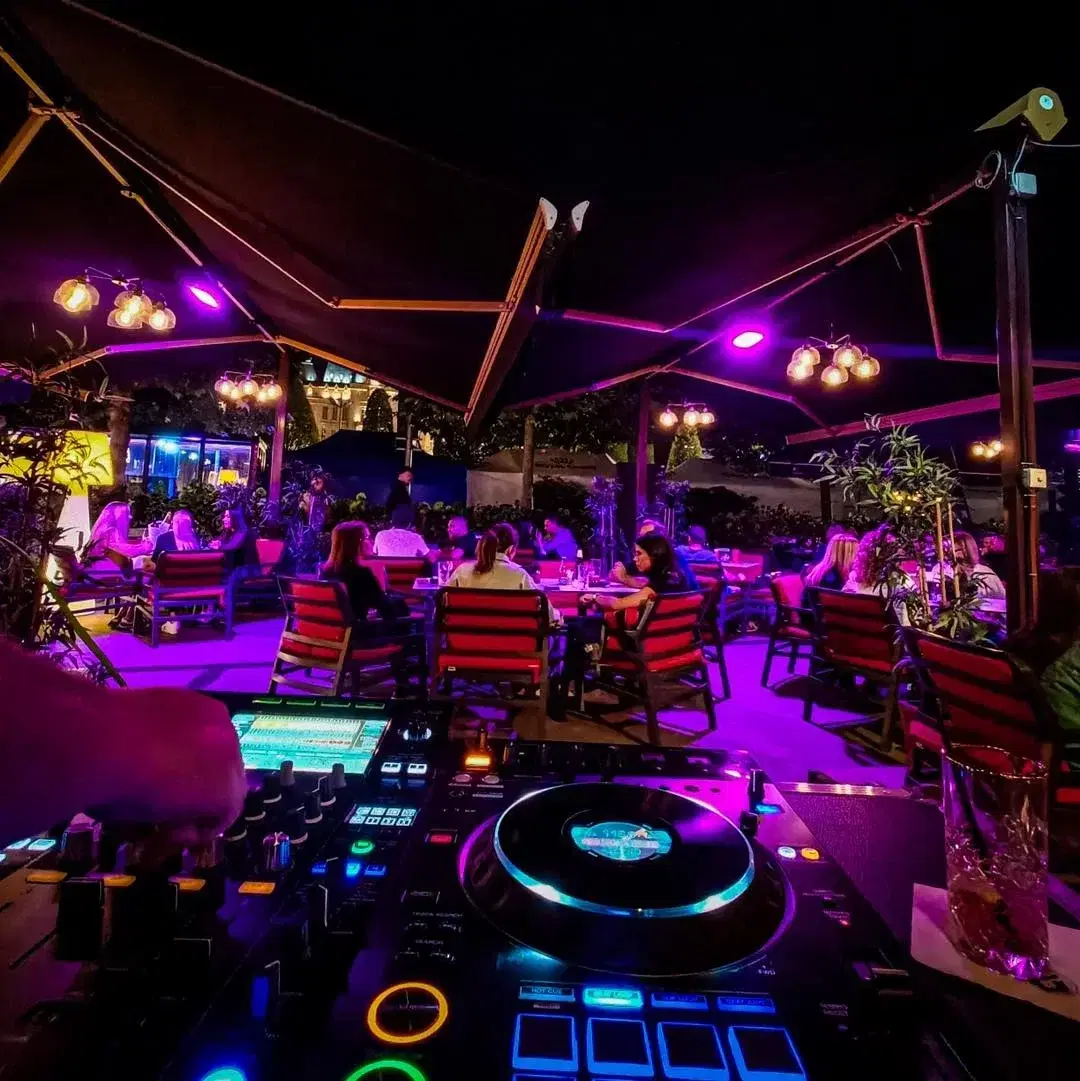 Tribeca Pub And Charcoal Grill - 4 Tribeca Pub And Charcoal Grill - 4